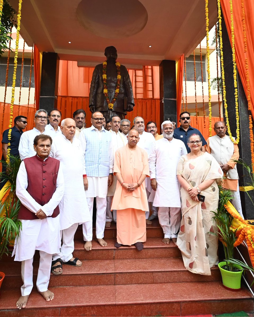 Bhupendra Singh Chaudhary (@bhupendraupbjp) on Twitter photo рднрд╛рд░рддреАрдп рдЬрдирд╕рдВрдШ рдХреЗ рд╕рдВрд╕реНрдерд╛рдкрдХ, рдорд╣рд╛рди рд╢рд┐рдХреНрд╖рд╛рд╡рд┐рджреН, рдкреНрд░рдЦрд░ рд░рд╛рд╖реНрдЯреНрд░рд╡рд╛рджреА рд╡рд┐рдЪрд╛рд░рдХ рдПрд╡рдВ рд╣рдо рд╕рднреА рдХреЗ рдкрде рдкреНрд░рджрд░реНрд╢рдХ рд╢реНрд░рджреНрдзреЗрдп рдбреЙ. рд╢реНрдпрд╛рдорд╛ рдкреНрд░рд╕рд╛рдж рдореБрдЦрд░реНрдЬреА рдЬреА рдХреА рдкреБрдгреНрдпрддрд┐рдерд┐ рдкрд░ рдЖрдЬ рд▓рдЦрдирдК рдореЗрдВ рдЙрдирдХреА рдкреНрд░рддрд┐рдорд╛ рдкрд░ рдорд╛рдирдиреАрдп рдореБрдЦреНрдпрдордВрддреНрд░реА рд╢реНрд░реА рдпреЛрдЧреА рдЖрджрд┐рддреНрдпрдирд╛рде рдЬреА, рдорд╛рдирдиреАрдп рдЙрдкрдореБрдЦреНрдпрдордВрддреНрд░реА рд╢реНрд░реА рдмреНрд░рдЬреЗрд╢ рдкрд╛рдардХ рдЬреА рдПрд╡рдВ рдорд╛рдирдиреАрдп рдордВрддреНрд░реА-рдЧрдг рднрд╛рд░рддреАрдп рдЬрдирд╕рдВрдШ рдХреЗ рд╕рдВрд╕реНрдерд╛рдкрдХ, рдорд╣рд╛рди рд╢рд┐рдХреНрд╖рд╛рд╡рд┐рджреН, рдкреНрд░рдЦрд░ рд░рд╛рд╖реНрдЯреНрд░рд╡рд╛рджреА рд╡рд┐рдЪрд╛рд░рдХ рдПрд╡рдВ рд╣рдо рд╕рднреА рдХреЗ рдкрде рдкреНрд░рджрд░реНрд╢рдХ рд╢реНрд░рджреНрдзреЗрдп рдбреЙ. рд╢реНрдпрд╛рдорд╛ рдкреНрд░рд╕рд╛рдж рдореБрдЦрд░реНрдЬреА рдЬреА рдХреА рдкреБрдгреНрдпрддрд┐рдерд┐ рдкрд░ рдЖрдЬ рд▓рдЦрдирдК рдореЗрдВ рдЙрдирдХреА рдкреНрд░рддрд┐рдорд╛ рдкрд░ рдорд╛рдирдиреАрдп рдореБрдЦреНрдпрдордВрддреНрд░реА рд╢реНрд░реА рдпреЛрдЧреА рдЖрджрд┐рддреНрдпрдирд╛рде рдЬреА, рдорд╛рдирдиреАрдп рдЙрдкрдореБрдЦреНрдпрдордВрддреНрд░реА рд╢реНрд░реА рдмреНрд░рдЬреЗрд╢ рдкрд╛рдардХ рдЬреА рдПрд╡рдВ рдорд╛рдирдиреАрдп рдордВрддреНрд░реА-рдЧрдг
