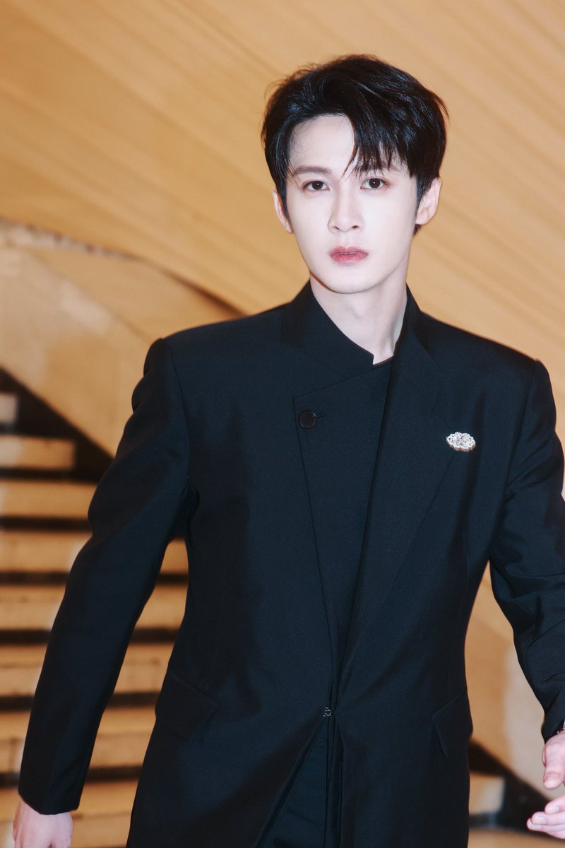 DUODUOSUB's tweet photo. หล่อมากคุณพระคุณเจ้าาา ท่านทูตส่งเสริมเยาวชนถานเจี้ยนซื่อ 🫠💛🥳

#ถานเจี้ยนซื่อ #TanJianci #檀健次 #tanjianci檀健次 https://t.co/0km2erplhM