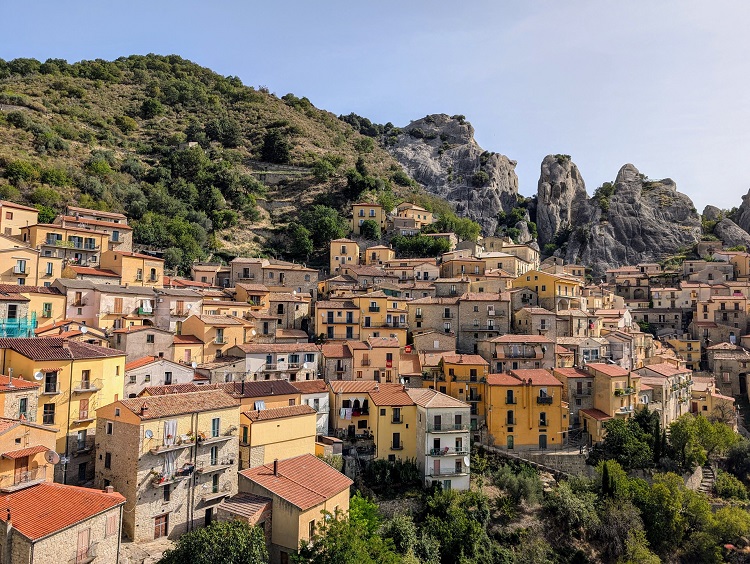 #Basilikata: malerisches #Castelmezzano in den #Dolomiti #Lucane 👉sonoitalia.de/malerisches-ca… <a href="/Basilicata_Tur/">Basilicata Turistica</a> <a href="/SonoitaliaInfo/">sonoitalia</a>