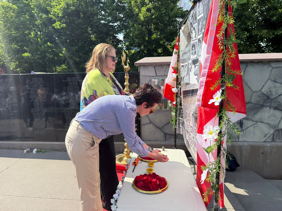 CaHiHaOfficial's tweet photo. Commemorating 40th Anniversary of #AirIndia182 tragedy and remembering victims of terrorism in Humber Bay Park #Toronto
@MelissaLantsman @CostasMenegakis @annarobertsmp @SenatorSalma
@MarkJCarney @PierrePoilievre
@officialHinduCF @puneet_sahani https://t.co/aX8tP1hVn8