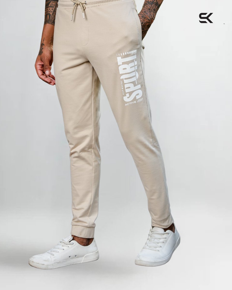 oneskyclothing's tweet image. Move easy. Look sharp.

These joggers are made for your daily grind — and the downtime after.

#OneSkyMen #EverydayEssentials #ModernBasics