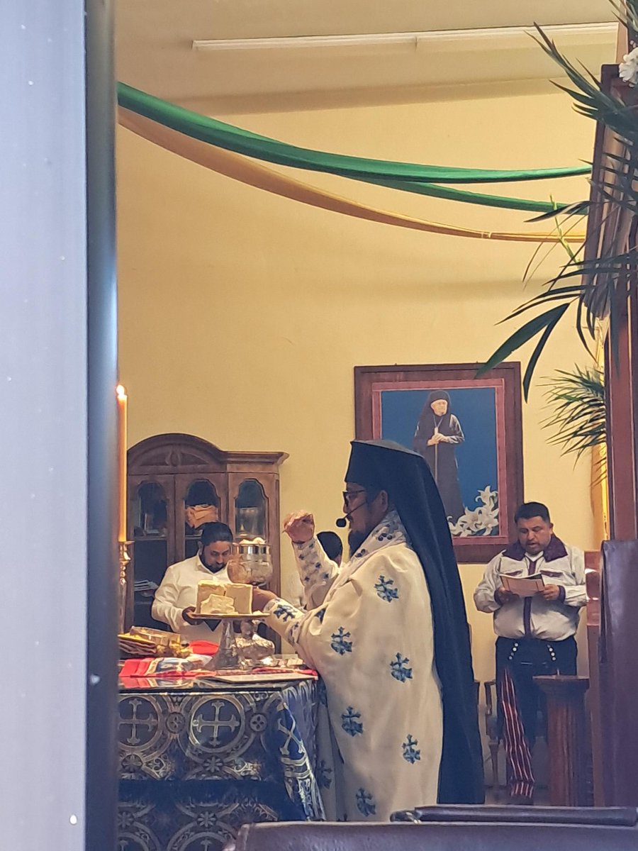 sdrexlerESPM42's tweet image. Photos from my trip to the Guatemalan Orthodox parish today. There were probably around 400 attendees total. Two men were chrismated during the service.