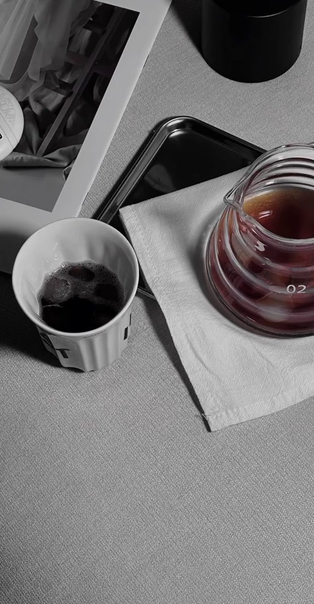 Took___'s tweet image. لا تُبالي بعتمة أيامك 
ف سوف تشرق روحك مُجدداً كما يشرق الصباح ￼
 بعد ظلام ☕️🌷