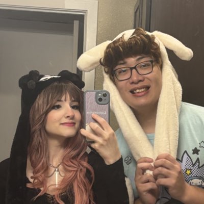 No joke, it was amazing thank you again to dive for helping kelli and I get tickets, I had so much fun meeting amazing people in the community in the next couple days I will post throughout the week people I met cause I don’t wanna spam the feed but I love you guys so much 🧡