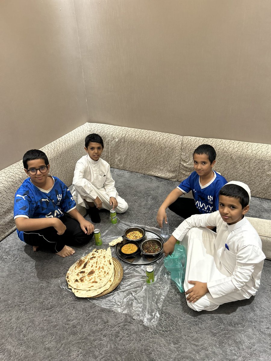 الاشبال الله يبارك فيهم مخلصين الاختبارات  
والصورة للذكرى
27/12/1447
23/6/2025

من اليمين
محمد ابراهيم الربيعي
سالم مانع الربيعي
خالد عبدالله الربيعي
منصور مانع الربيعي
#نجران