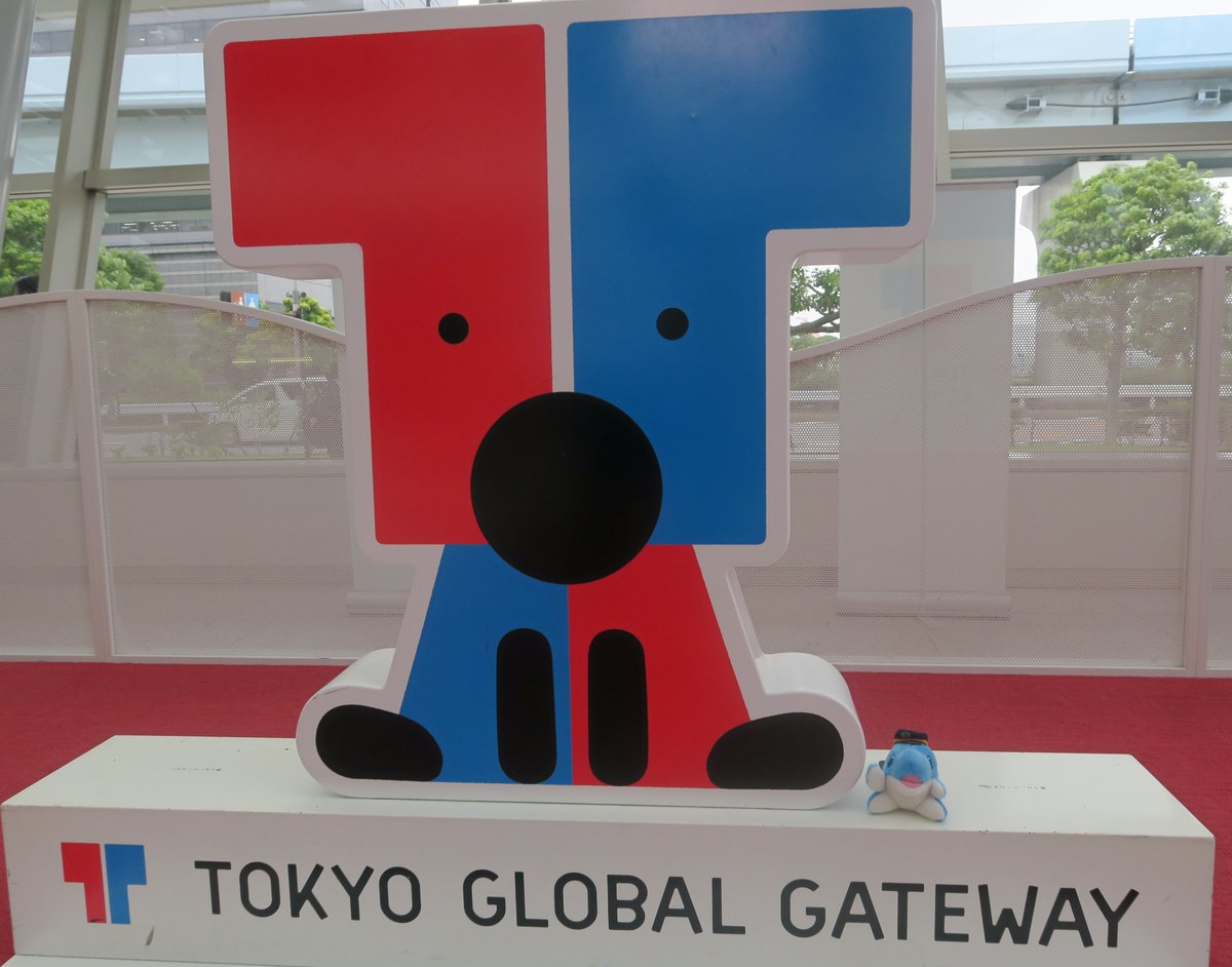 twr_official's tweet photo. #りんかる だよ🐬
青海にあるTOKYO GLOBAL GATEWAY (TGG)に遊びに行ってきたよ✨
ここでは色んなブースで体験しながら英語を学べるんだ
エブリワンとイングリッシュスピーカーの方々と一緒に、たくさん写真を撮ったから、みんなに紹介するね！
#りんかい線 #TGG #お台場
https://t.co/6WGP08DWBY https://t.co/ef2JfWVYC1