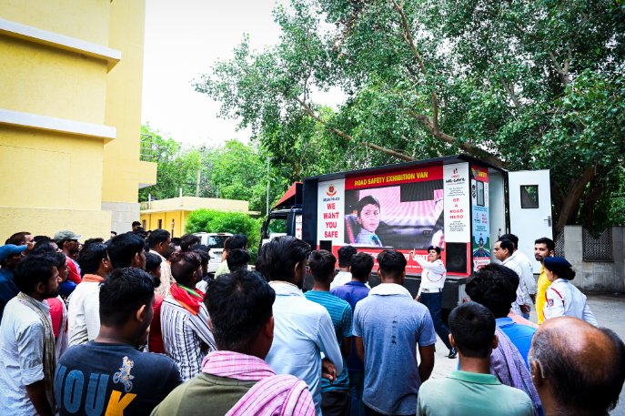 Battery Smart (@batterysmartin) on Twitter photo #BatterySmart, in collaboration with <a href="/dtptraffic/">Delhi Traffic Police</a>, hosted a #RoadSafety Awareness Program covering #trafficrules, #safedriving, and road responsibility.
Swipe through for highlights from the ground.
#ElectricMobility #Drivers #Sustainability #SafetyFirst #Drivers #EVRevolution #BatterySmart, in collaboration with <a href="/dtptraffic/">Delhi Traffic Police</a>, hosted a #RoadSafety Awareness Program covering #trafficrules, #safedriving, and road responsibility.
Swipe through for highlights from the ground.
#ElectricMobility #Drivers #Sustainability #SafetyFirst #Drivers #EVRevolution