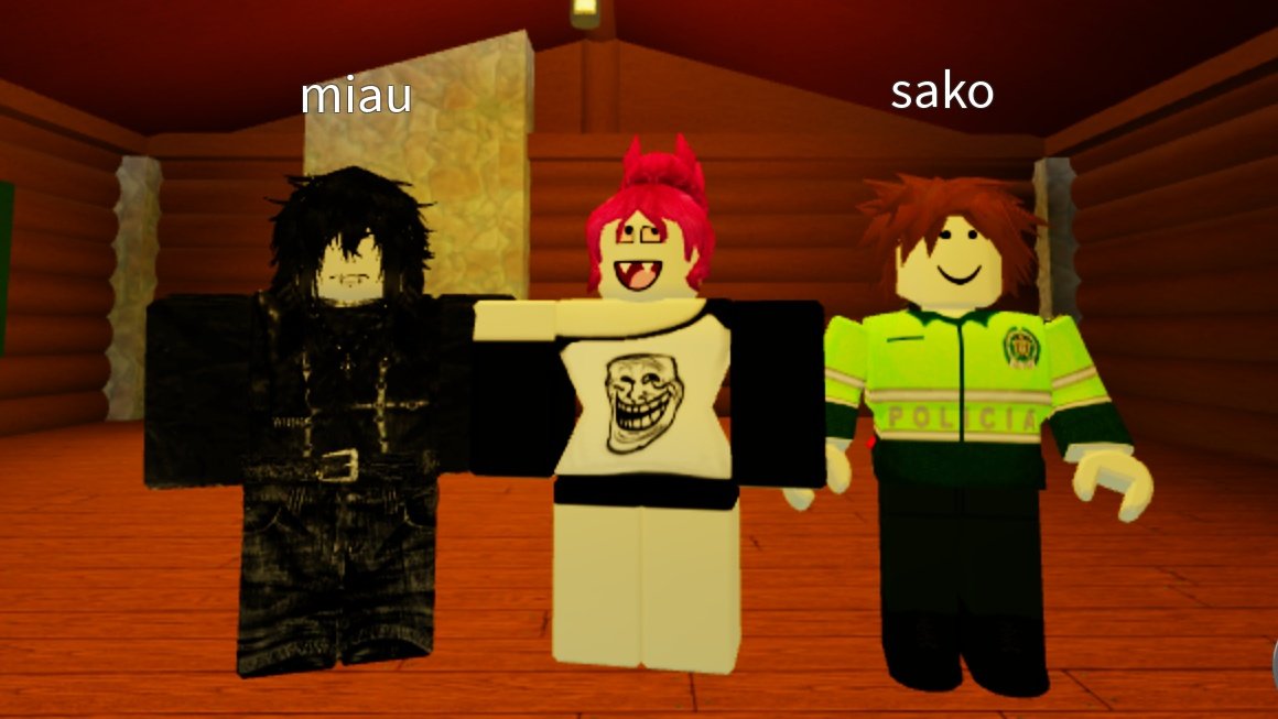 LA ÚNICA FOTO DECENTE DE LOS TRES.