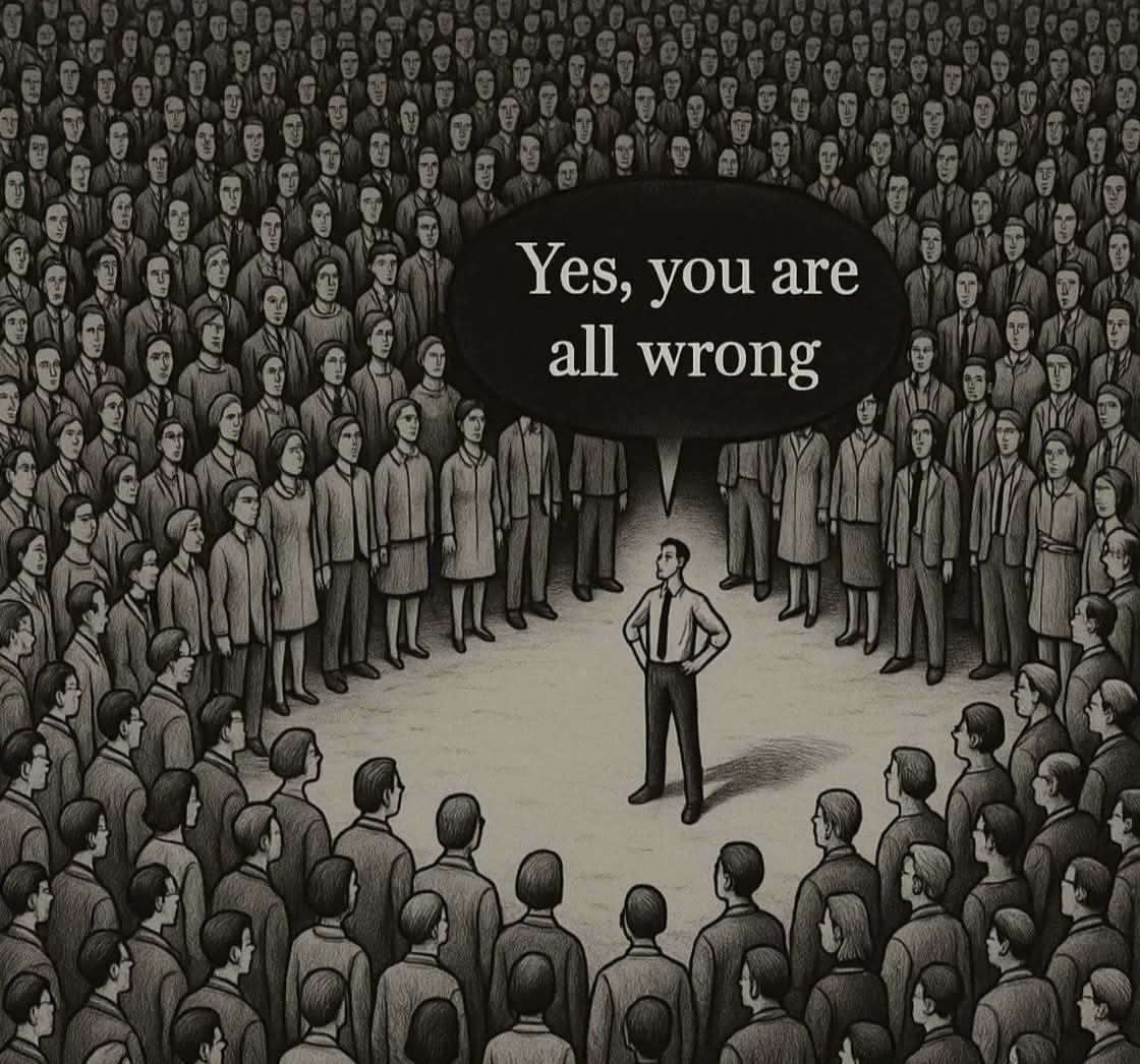 'ಇವತ್ತು ಎಂದಿನಂತೆ ಸೂರ್ಯ ಪೂರ್ವದಲ್ಲಿ ಉದಯಿಸಿದ,
ಹೊಂಗಿರಣಗಳು ಸೋಕಿ‌ ವಸುಂಧರೆಯ ಮೈ ನಳನಳಿಸಿತು..'

'ಇವತ್ತು ಎಂದಿನಂತೆ ಸೂರ್ಯ ಪಶ್ಚಿಮದಲ್ಲಿ ಅಸ್ತಮಿಸಿದ..
ಹಕ್ಕಿಗಳೆಲ್ಲ ಚಿಲಿಪಿಲಿಗುಟ್ಟುತ್ತ ಹಾರಾಡಿ ಗೂಡು ತಲುಪಿದವು..'

ಹೀಗೆ ಇರುವುದನ್ನು ಇದ್ದ ಹಾಗೆ ವರದಿ ಮಾಡಿದರೆ, ಅದನ್ನು ಓದಿದವರು 'ಇದೂ ಒಂದು ಸುದ್ದಿನಾ?' ಎಂದು ನಗುತ್ತಾರೆ.