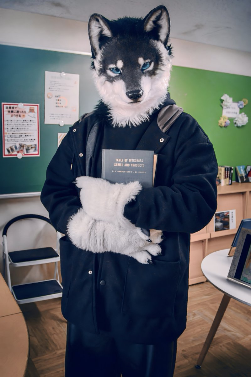 A new student 📝✨

#ケモノをみて今週もがんばりマンデー
#Hijackingoff #創造トリアノン

📷 <a href="/eki3_kemono/">えきさん🔩</a>