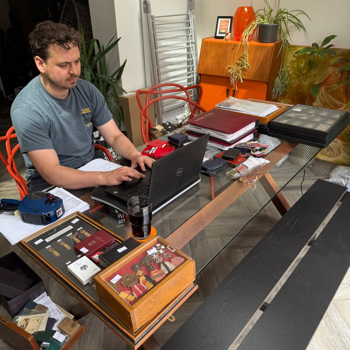 🕵️‍♂️ Twitter/X Post:

A medallic marathon is underway at Hanson Ross!
Tolly’s cataloguing a huge single-owner collection of military medals, all coming to auction on 19 July 🏅Follow us for updates as we catalogue
#Militaria #AuctionPreview #Medals #Auctions #Military