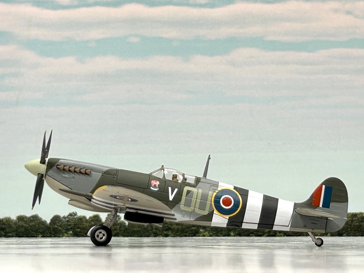 Sq3YB4gNjsd9OqL's tweet photo. #第二次世界大戦イギリス空軍機コレクション
#スピットファイア #SPITFIRE
#ノルマンディー上陸作戦
#インベイジョン・ストライプ #Invasionstripes
#コーギー #CORGI #ダイキャストモデル https://t.co/lvTaOAysCD