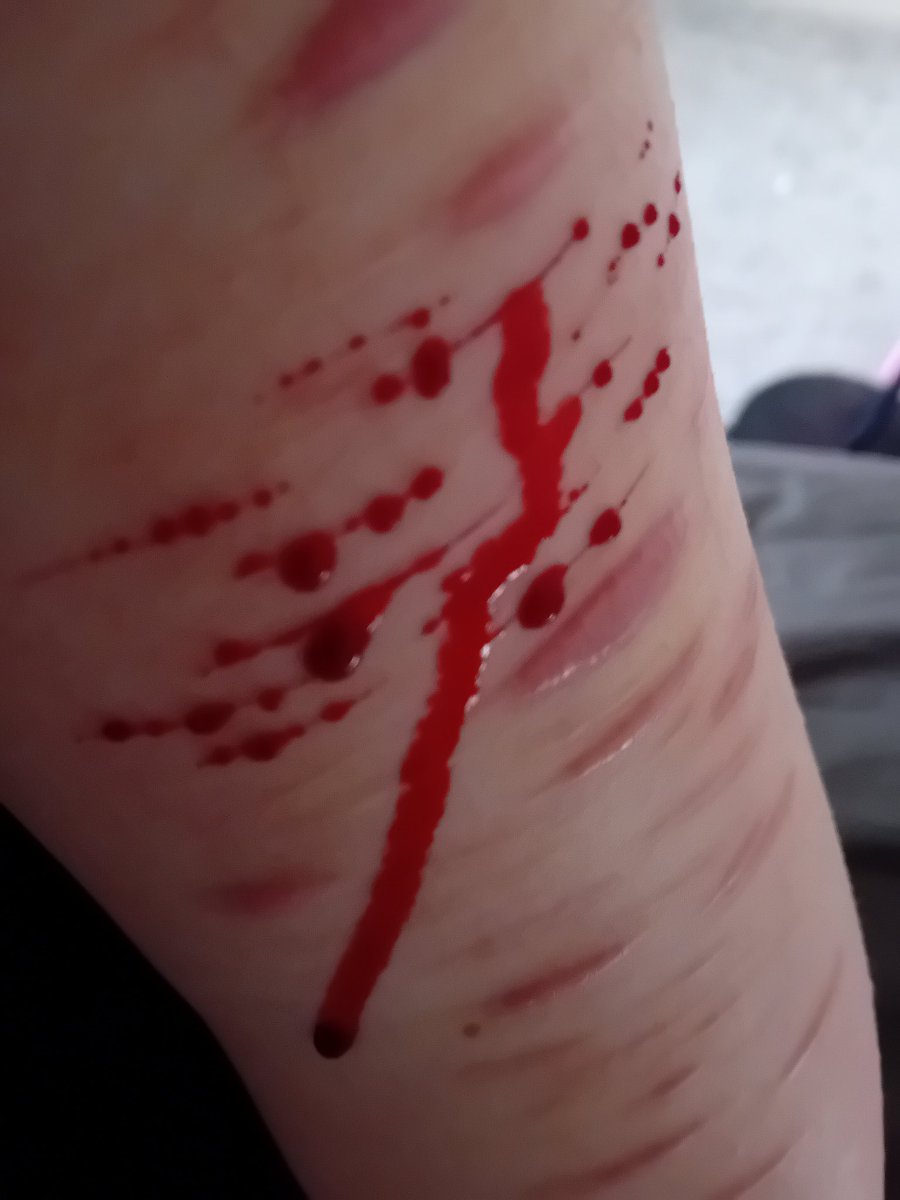 Siko_Sik0's tweet photo. VERY light styros and cat scratches https://t.co/uCUxGPF6Pr