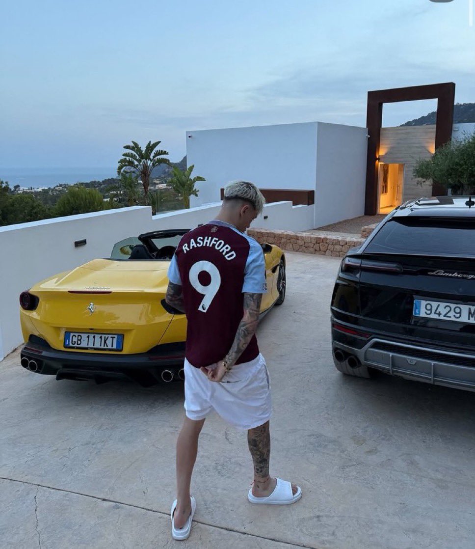 Is he gonna wear the Barcelona one too? 👀