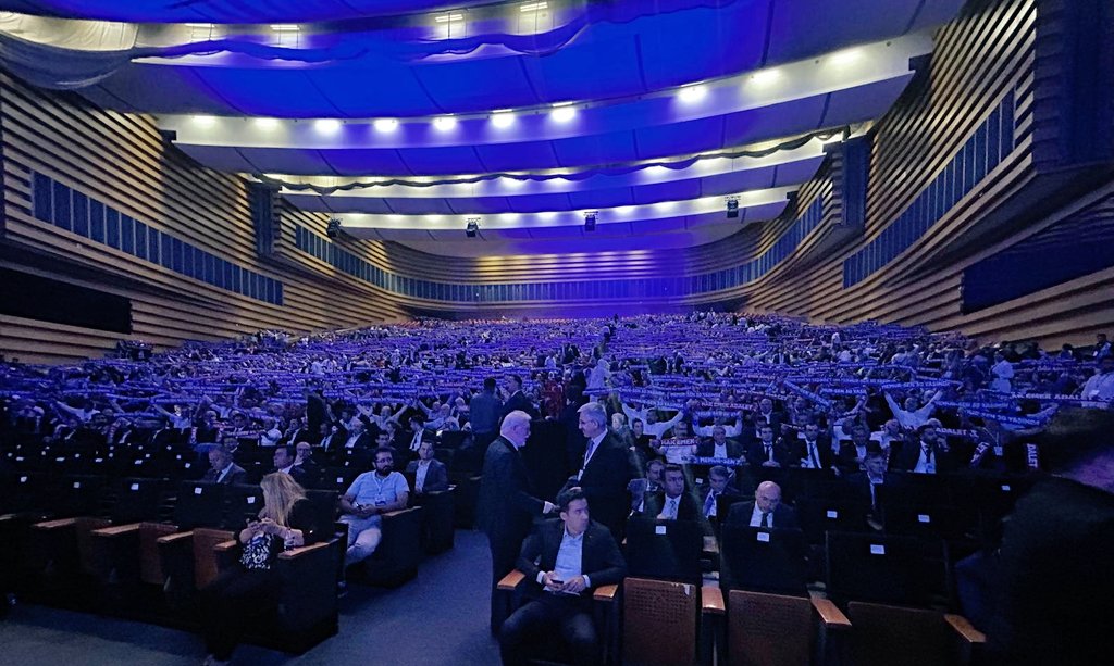 Memur-Sen 30 Yaşında

Mücadeleyle yoğrulan, alın teriyle büyüyen kutlu bir davanın neferleri olarak bugün; emeğe, inanca ve vefaya tanıklık etmek için bir aradayız.

Kurucu iradeye, bu yolu cesaretle açan öncülere ve bu davaya omuz veren herkese yürekten minnettarız.

Nice