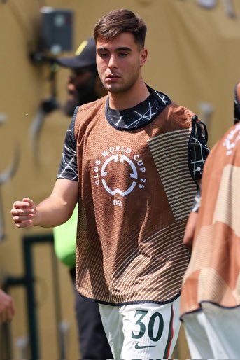 Frey (@cfcfrey) on Twitter photo Zero minutes on the pitch since signing for Chelsea? If you let him go now, I'll never forgive you <a href="/ChelseaFC/">Chelsea FC</a> Zero minutes on the pitch since signing for Chelsea? If you let him go now, I'll never forgive you <a href="/ChelseaFC/">Chelsea FC</a>