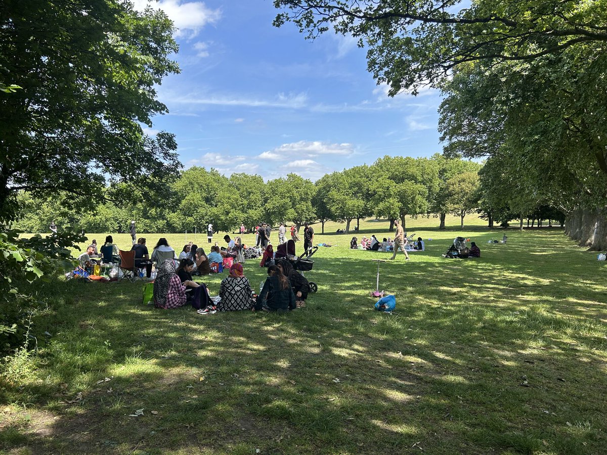 🏅 ESOL Sports Day!

Last week was packed with fun — from Teddy Bear Races to Football, Yoga, Rounders &amp; more!

Great to see so many learners getting active and involved! ☀️

#ESOL #SportsDay #College #Rotherham