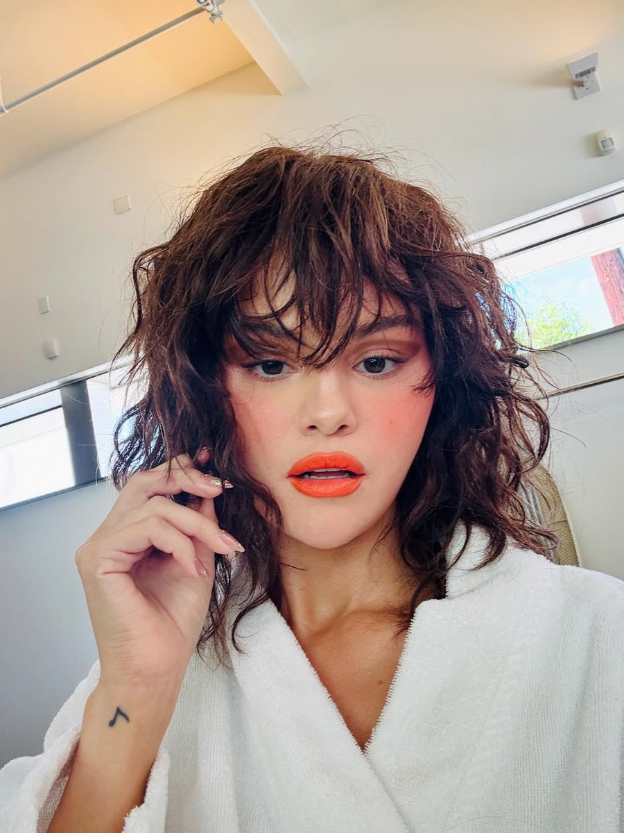 SelenaSourceFR's tweet image. Selena Gomez via Instagram :

I would, but l'd regret it, then get it redone so l simply wont #bangs