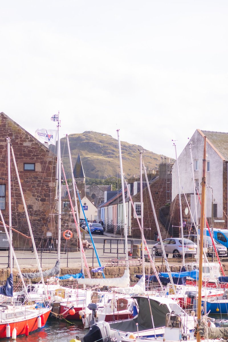Do you know the name of the hill on the horizon? If so, have you ever made it to the top? #NorthBerwick