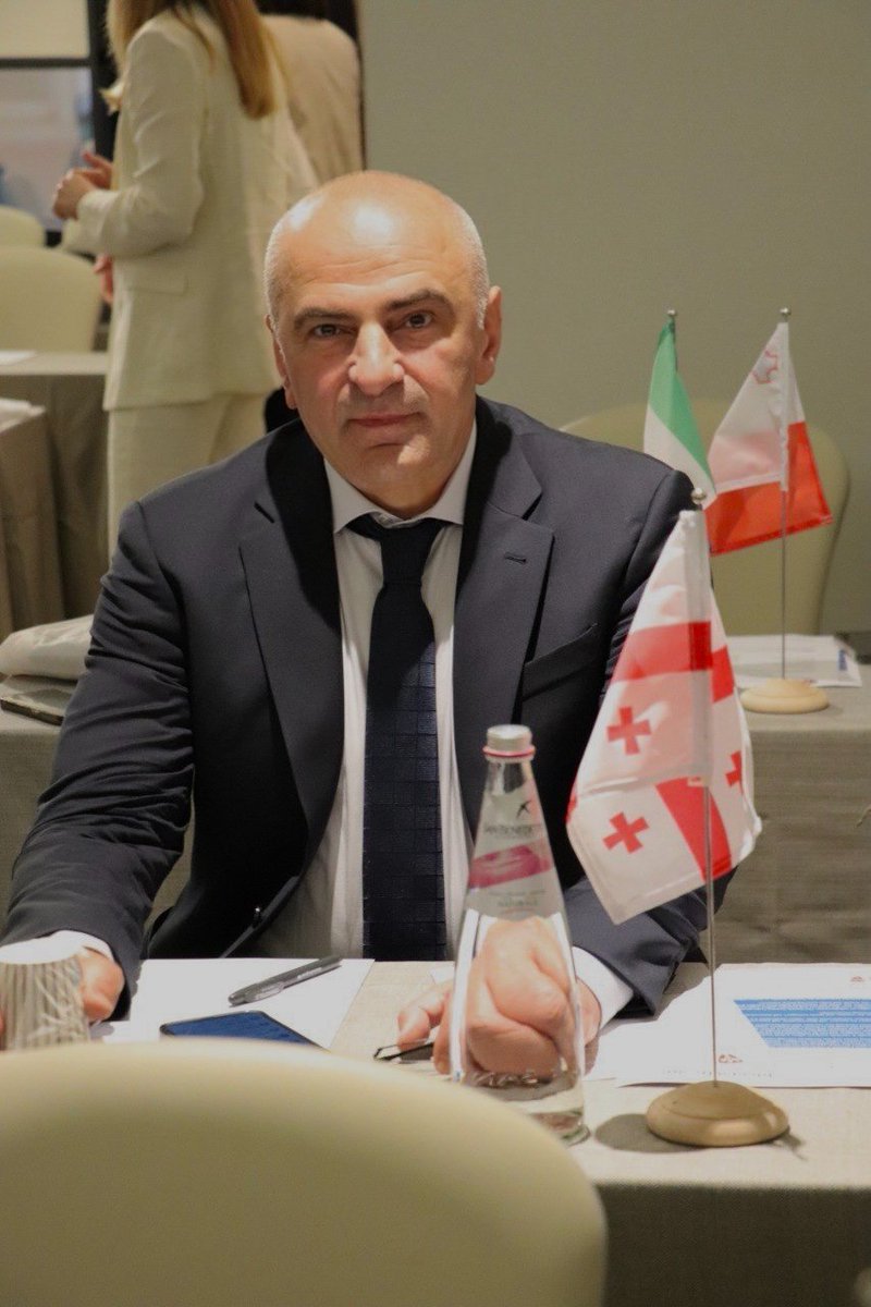 FencingOf57209's tweet photo. 🇬🇪🤺 The Cadet and Junior European Championships will be held in Tbilisi, the capital of Georgia, in 2026.
The decision was made at the Congress of the European Fencing Confederation.
Georgia’s candidacy was supported by 42 countries.
@eurofencing #fencing https://t.co/05WSnXUOQV