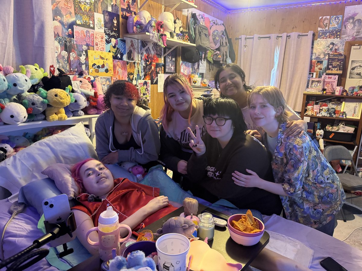 Carmen 🧡🤍🩷 tweet media