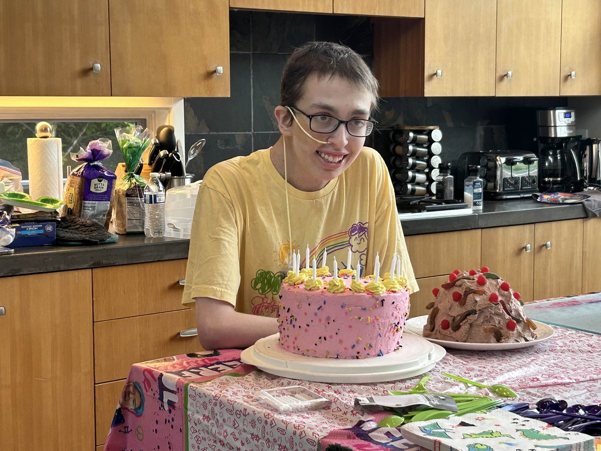 Carmen 🧡🤍🩷 tweet media