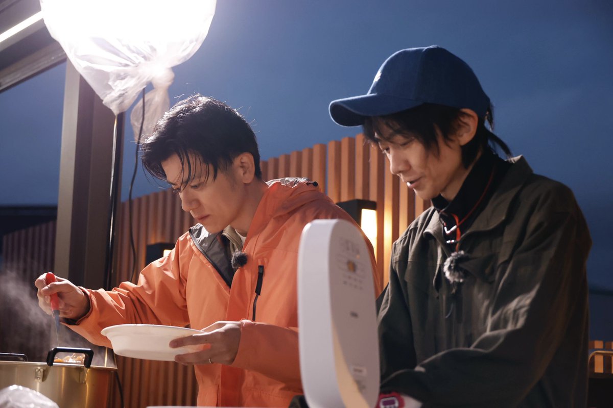 BS260_campers's tweet photo. カレーが完成👏👏👏
まずは味見🍛

#こんなところでキャンパーズ 今夜11：00
#内海光司 
#佐藤アツヒロ 
#青木源太 
#BS松竹東急 https://t.co/gwxGwuQD3A