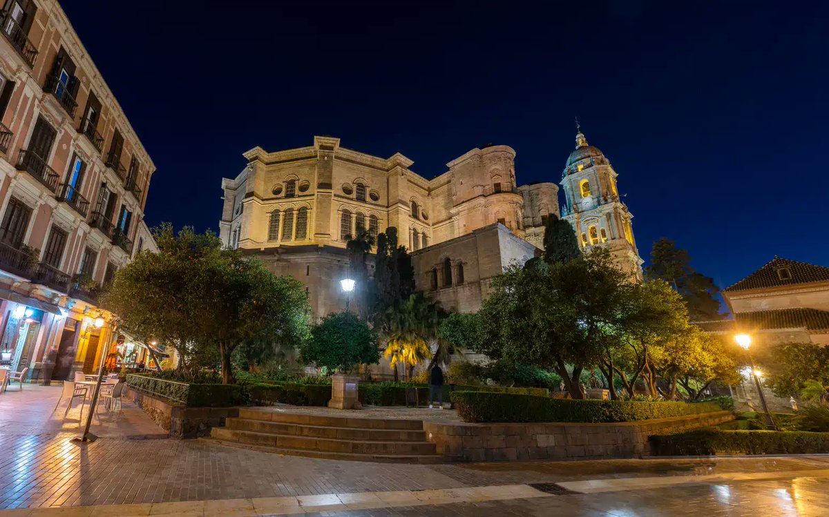 To know the history of Málaga you just have to take a walk through some of its most important and famous streets, stop to behold its architecture or enter its museums, monuments and palaces.

Learn more about the seven streets you can’t miss out on 👉🏼 visita.malaga.eu/en/what-to-see…