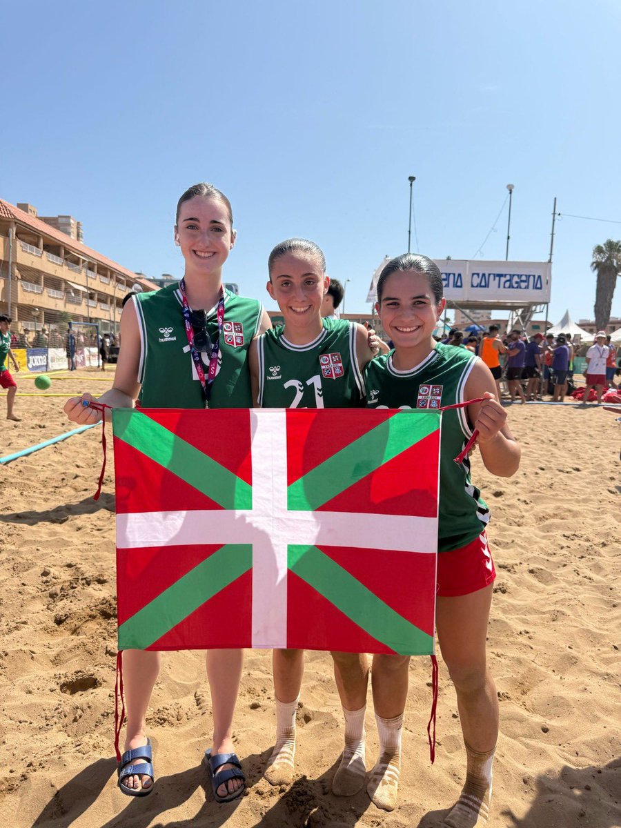 Murtzian 2025 Hondartza eskubaloiko Espainiako Selekzioen Txapelketa, Laida, Laia eta Intza Urdaibaitik ordezkariak. Gogor nekak💪