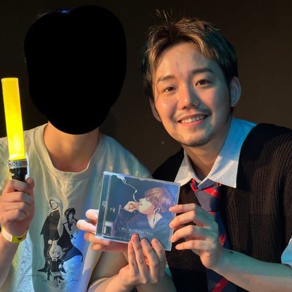 natsu_no_sora07's tweet photo. わざわざ日本から韓国まで来てくださった出演者さんの方々のおかげで本当に楽しかったです!
出演者さんの方々のライブ、最初から最後まで全部凄くて雰囲気激アツすぎて非常に感激しました!
楽しい時間を過ごさせてくださって、まことにありがとうございます!
#LNMF #라뮤페 https://t.co/FE2jO3XTqD