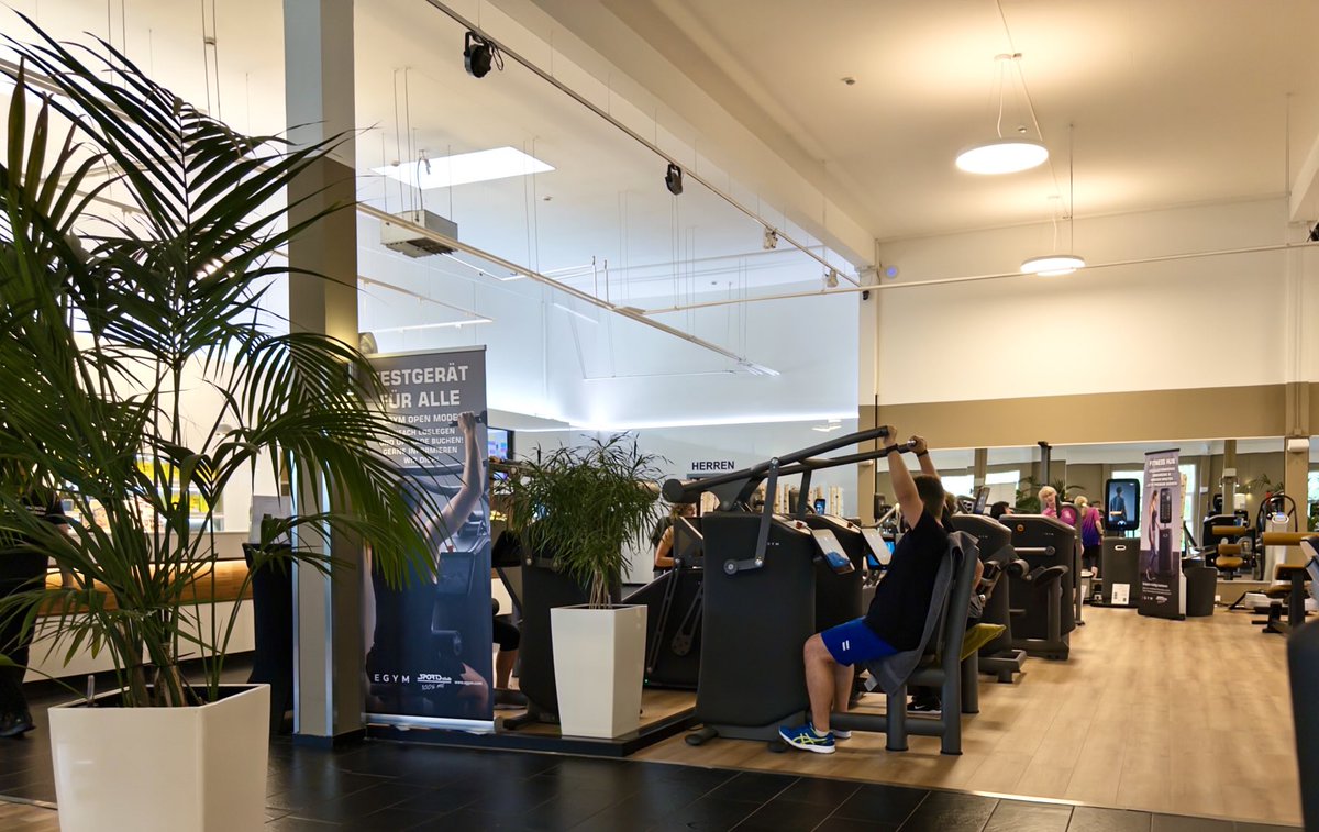 My gym has these EGYM machines. In all the years these have been here, I’ve not seen one really muscular or fit person on them. Extremely expensive, extremely useless.