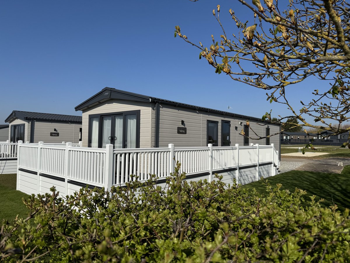 Camping_Direct's tweet image. Whether you're relaxing on the south-facing beach or taking part in the action, there's no shortage of ways to make unforgettable holiday memories at Waldegraves Holiday Park.

camping-directory.uk/593

#EssexHolidays #FamilyFun #BeachBreak #Camping #Touring #StaticCaravan #Essex