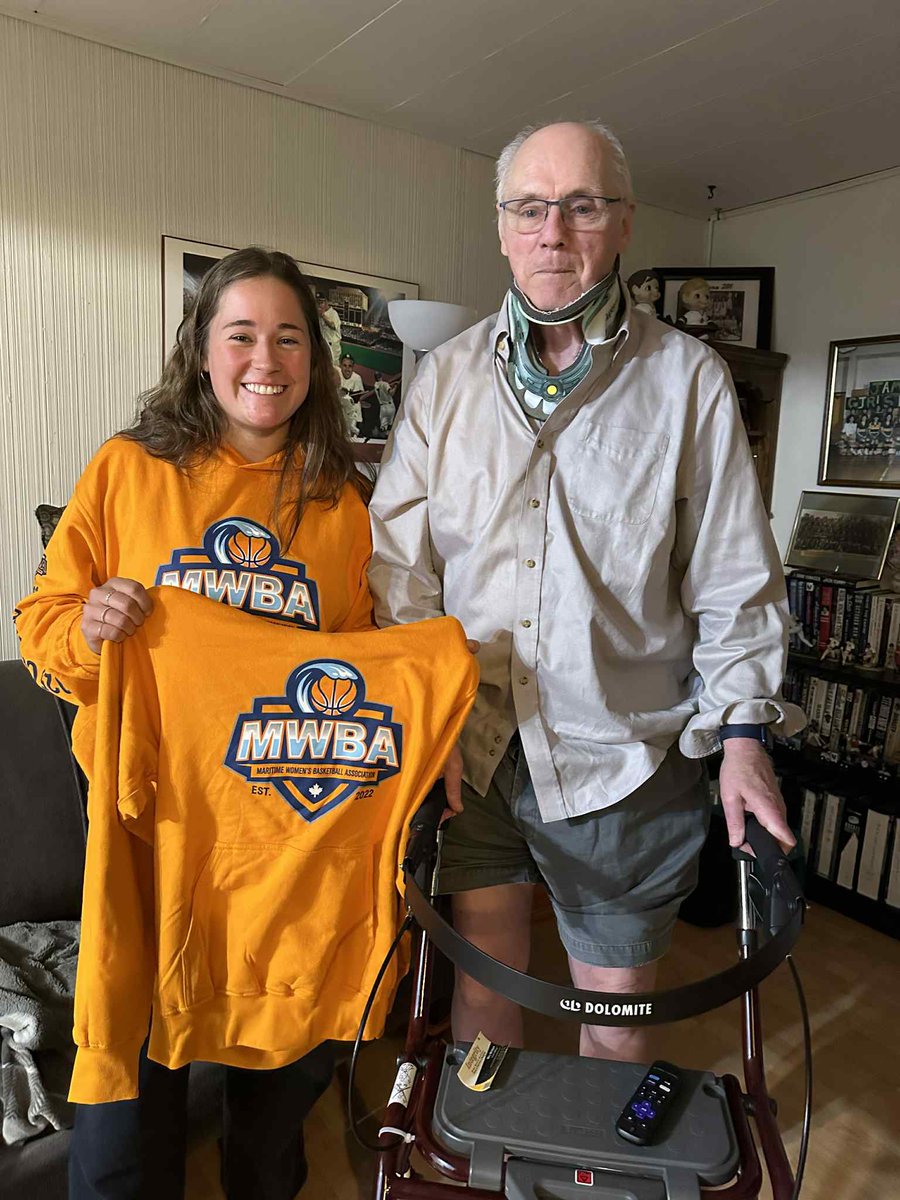 Never forget those who helped you along the way! After winning yesterday, Hometown Hericane &amp; 2025 MWBA Champion Bailey Black went directly to thank Art Gremley, her mentor &amp; the individual who had the biggest impact on her basketball career. Speaks volumes of Bailey’s character