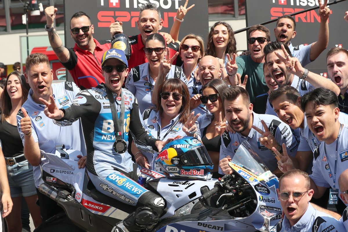 Álex Márquez logra el 84º podio del Gresini Racing en MotoGP, 7º de 2025, que ya es el 5º curso más laureado para el equipo italiano, batiendo a 2022 (6)

Rompe una sequía de 21 años sin podio de Gresini en MotoGP en Mugello, desde Sete Gibernau (2º) en 2004

#ItalianGP 🇮🇹