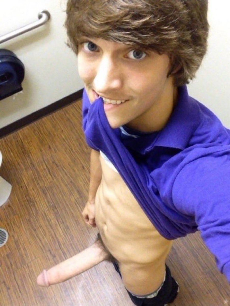 Chudai

onlyfans.com/slavicboyzz