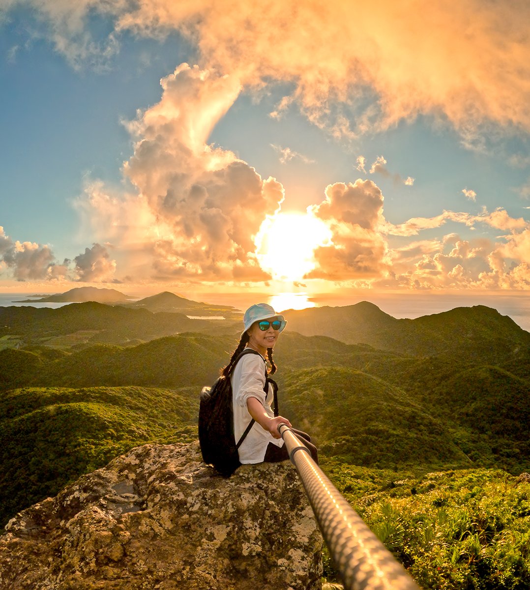 朝日とともに絶景をひとり占め。
石垣島の高台から、Marie Abeさんがとらえたゴールデンモーメント。

#GoProYourSummer コンテンツを応募しよう👉 GoPro.com/Awards