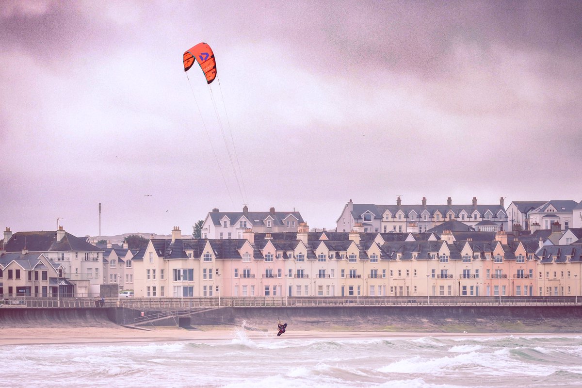 It’s a windy day in #Portrush <a href="/WeatherCee/">Cecilia Daly</a> <a href="/barrabest/">Barra Best</a> <a href="/LoveBallymena/">Love Ballymena</a> <a href="/Louise_utv/">Louise Small</a> <a href="/linzilima/">Linzi Lima</a> @WeathAisling <a href="/VisitCauseway/">Visit Causeway Coast & Glens</a> <a href="/VisitPortrush/">Visit Portrush</a> <a href="/loveportrush/">Portrush by the Sea</a> <a href="/BelfastLive/">Belfast Live</a>
