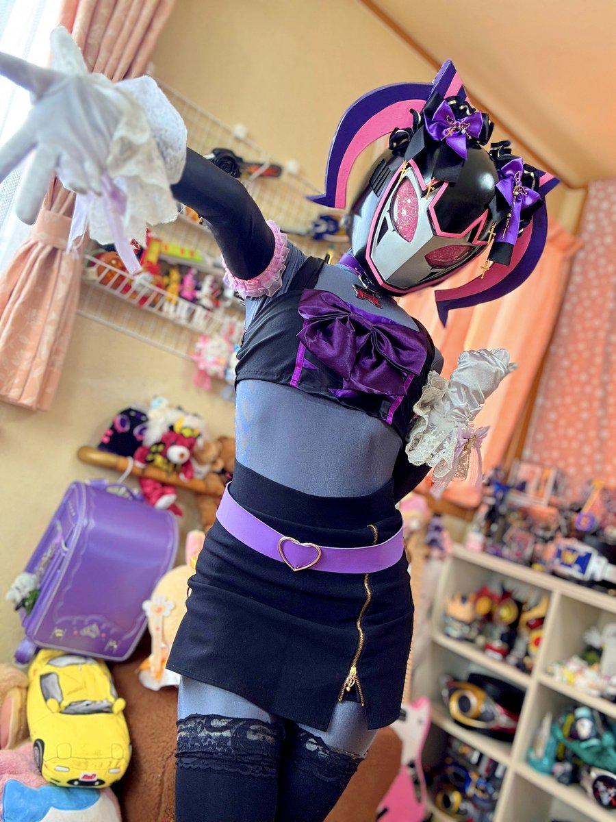 👑こんばんは💜✨
今日も一日お疲れ様💜🦇✨

水分補給とエナジー補給、しっかりできているか？💜🦇✨
ひと息ついたら…🐻‍❄️☕️🌿✨
わたしの投稿にRPと♡をするのだぞ💜💖✨
ふふふ💜✨
こういった衣装が合う季節になってきたな💜🦇✨

#不敗神話のRegina 
#レジーナ様しか勝たん