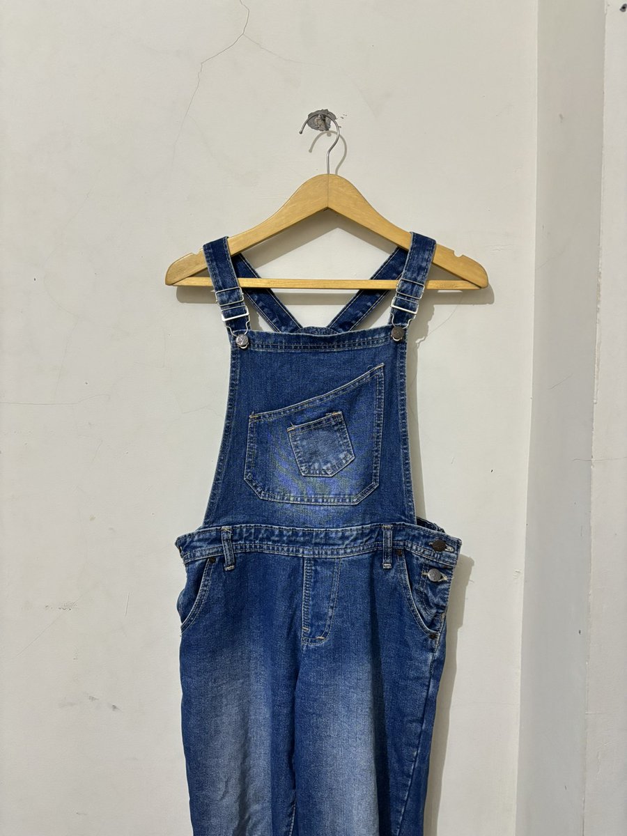 ayuni_luvita's tweet image. @KomunitasMurah 

Hiii!! 👋🏻📦

aku mau jual baju-bajuku start from 20k ajaa.

semuanya prelovedku sendiri jadi aman dan bersih karena pengiriman done laundry. pengiriman manual only dari bandung. untuk lebi lanjut bisa dm dan kepoin instagram ku : prel.ovedbyvie

terima kasih🩶🖤