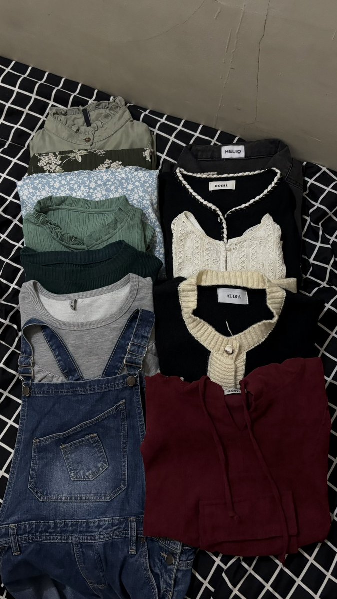 ayuni_luvita's tweet image. @KomunitasMurah 

Hiii!! 👋🏻📦

aku mau jual baju-bajuku start from 20k ajaa.

semuanya prelovedku sendiri jadi aman dan bersih karena pengiriman done laundry. pengiriman manual only dari bandung. untuk lebi lanjut bisa dm dan kepoin instagram ku : prel.ovedbyvie

terima kasih🩶🖤