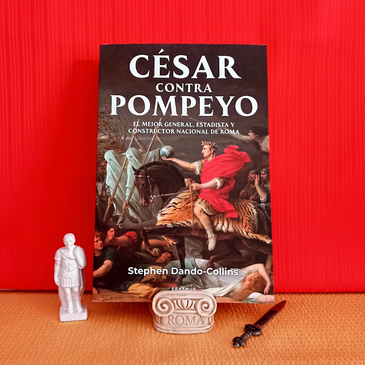 "Un libro que nos redescubre las dos figuras protagonistas, en el complejo escenario histórico del final de la República Romana". <a href="/ErasmusLibros/">Erasmus Libros</a>

🏛 Hoy reseñamos 'César contra Pompeyo', de Stephen Dando-Collins. 🔗 …rapadaenunashojasdepapel.blogspot.com/2025/06/cesar-…