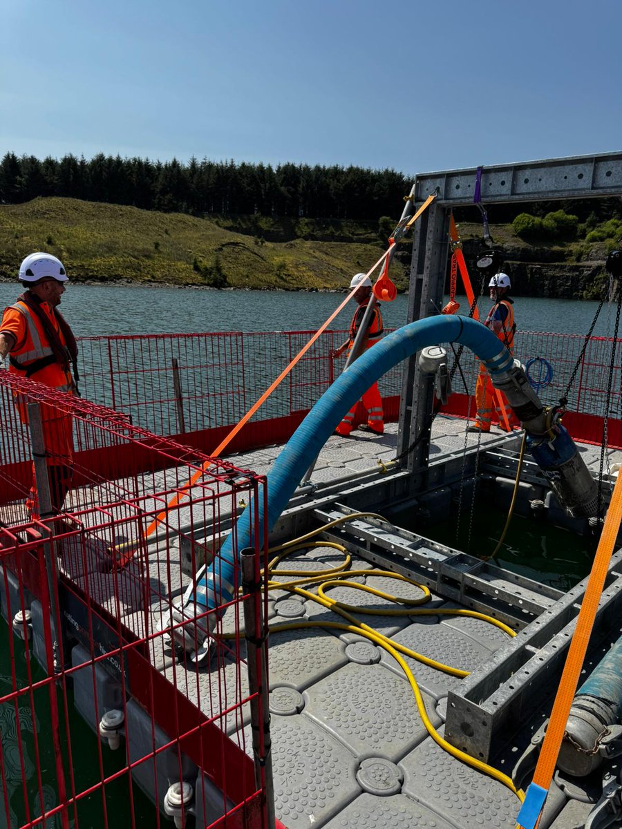 Some images from an installation carried out by our team last week at Jamestone Quarry near Lancashire. We supplied and fitted a pumping gantry pontoon with walkway to support the dewatering of the quarry.

#pontoons #pontoon #pumps #pumpsolutions #civils #orangearmy