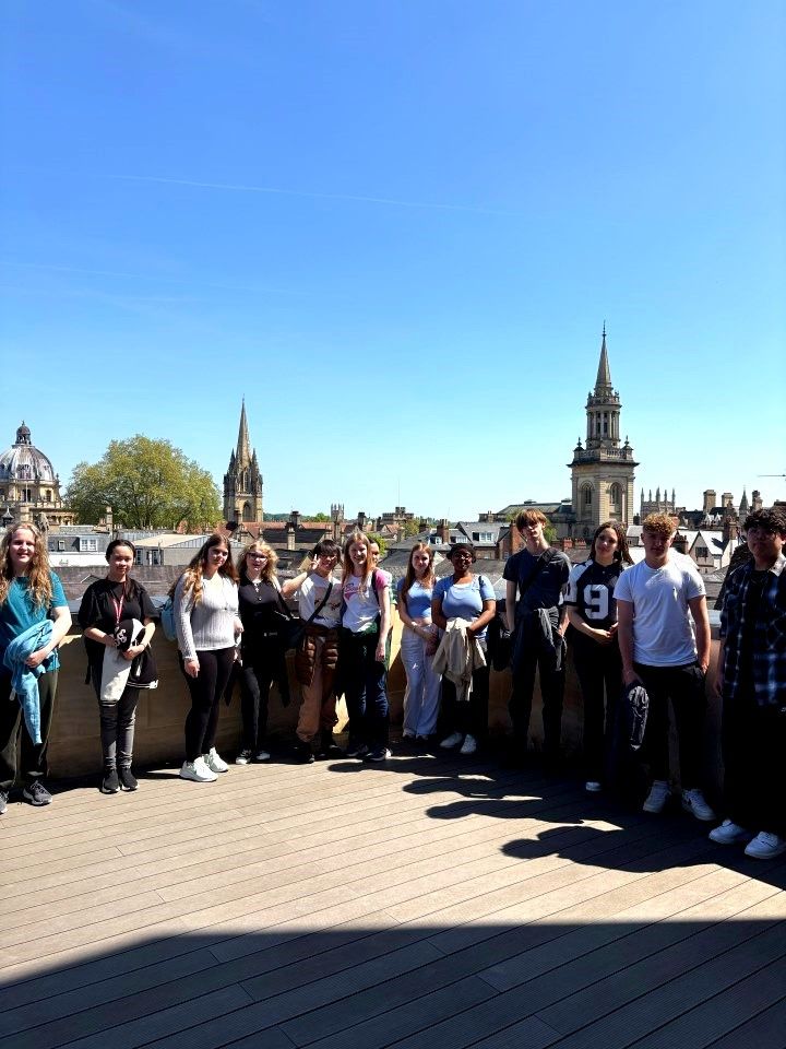 🎓 Last month, 13 students visited Brasenose College, Oxford for an inspiring day of tours, talks, and a taste of university life. A brilliant experience that broadened horizons and sparked big ambitions! 🌟

#OxfordVisit #AimHigh #FutureReady <a href="/GreenshawTrust/">Greenshaw Learning Trust</a>