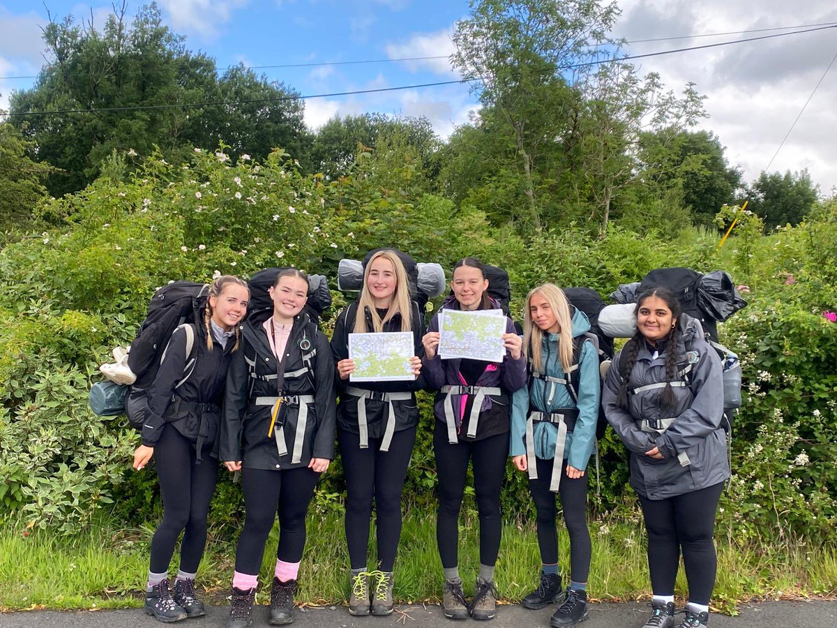 PEStLukes's tweet photo. Silver Duke of Edinburgh 🏕️

Groups have set off this morning and are making their way to campsite 🚶‍♂️‍➡️🚶‍♀️‍➡️

All smiles so far 😀

@StLukesHigh @DofEEastRen https://t.co/aR3rlFX36e