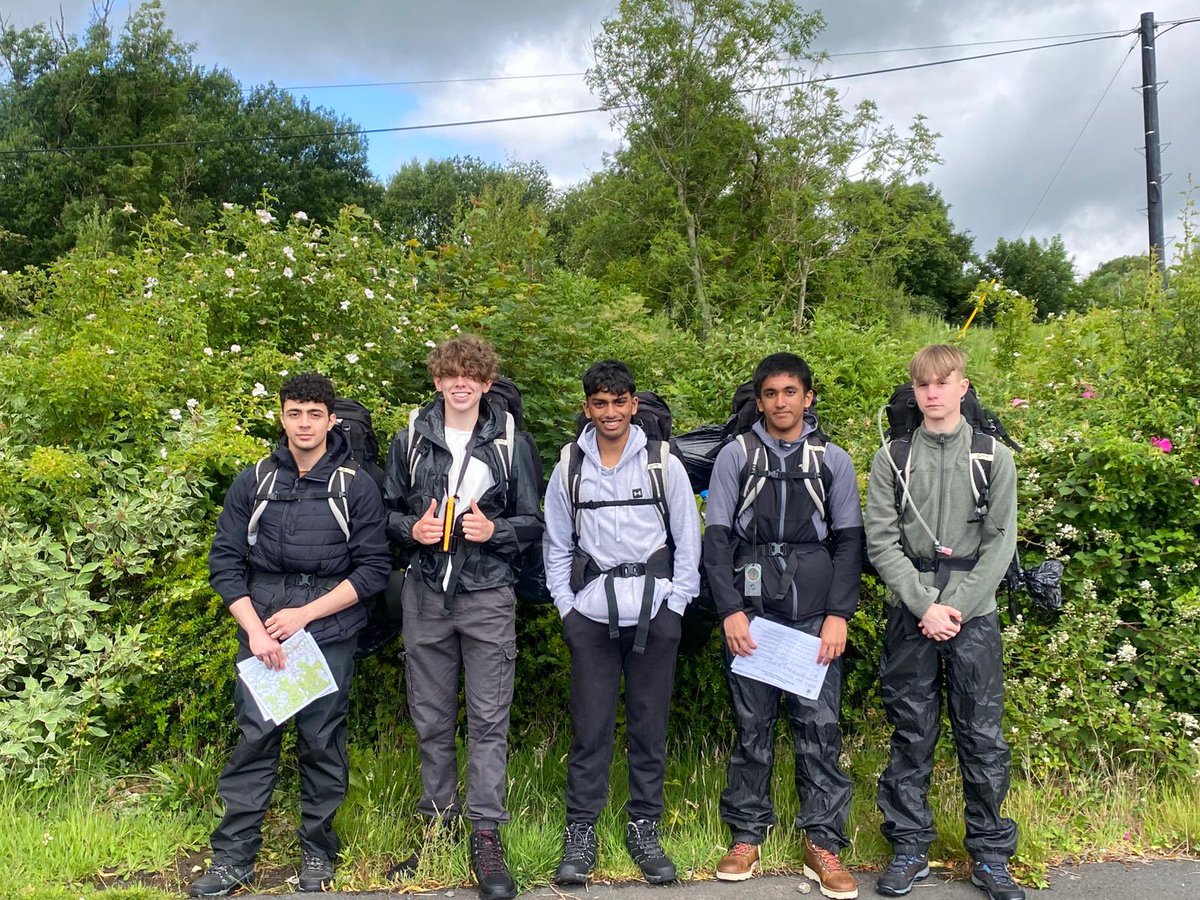 PEStLukes's tweet photo. Silver Duke of Edinburgh 🏕️

Groups have set off this morning and are making their way to campsite 🚶‍♂️‍➡️🚶‍♀️‍➡️

All smiles so far 😀

@StLukesHigh @DofEEastRen https://t.co/aR3rlFX36e