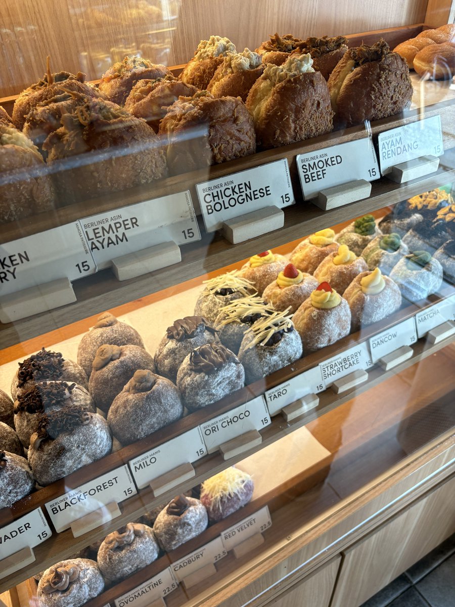 yearendsale_'s tweet photo. Nemu toko kue enak di Purwokerto https://t.co/FfETAOpEbh