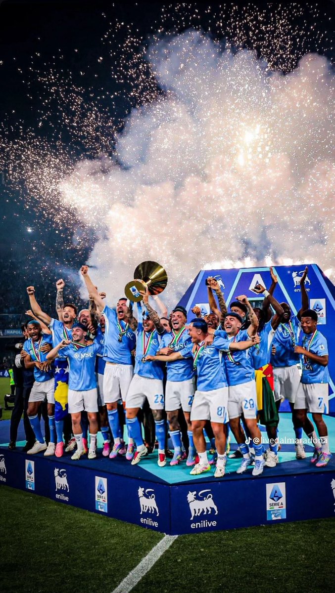 donafab81's tweet image. Un mese fa…! #napoliscudetto