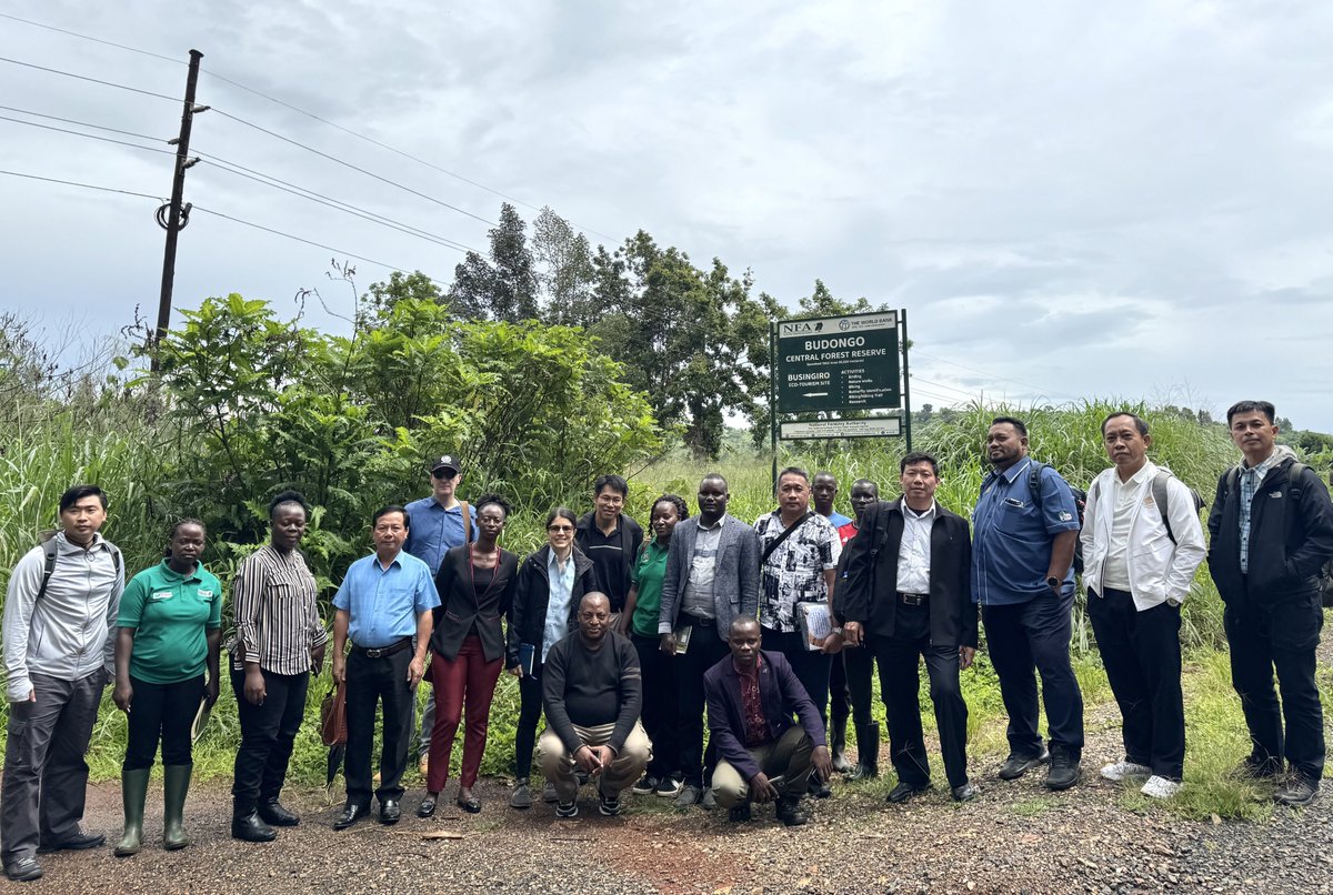 UNODC_ENV's tweet image. What do Uganda and Southeast Asia have in common?
A shared fight against forest crime. 🌳
Last month, @UNODC brought forestry officials from Southeast Asia to Uganda, to swap ideas, tools & solutions.
🔗Learn more: shorturl.at/nVdzg #EndForestCrime