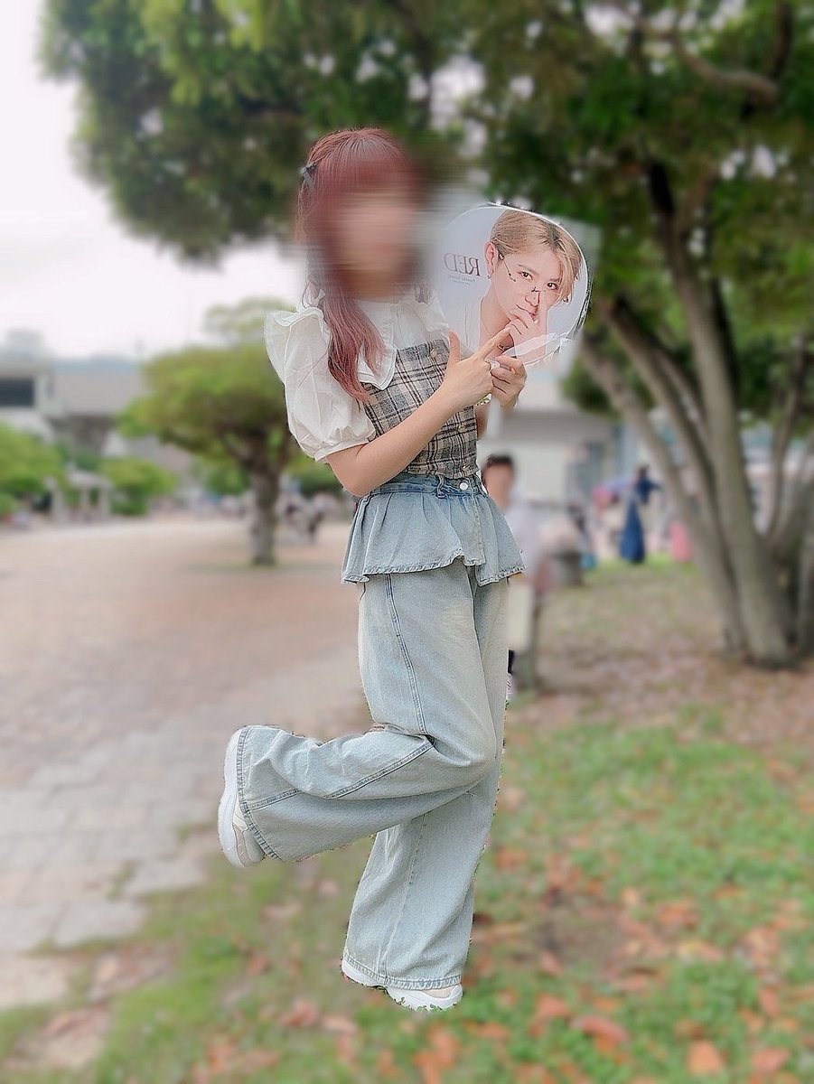 ちょっと上げ直したい〜🥲顔面はｻﾌﾞの方で上げるつもりで…🙏🏻昨日は山田くんのｵｰﾗｽ参戦してきました❤️湿気も暑さもすごかった💧でも、山田くんは美だったね✨このズボンがお気に入りすぎて全身見せたかった✊🏻(もしサブ気になるって方はプロフへ🙌🏻✨)(後ろから見てるの山田担の親です✌🏻❤️)
