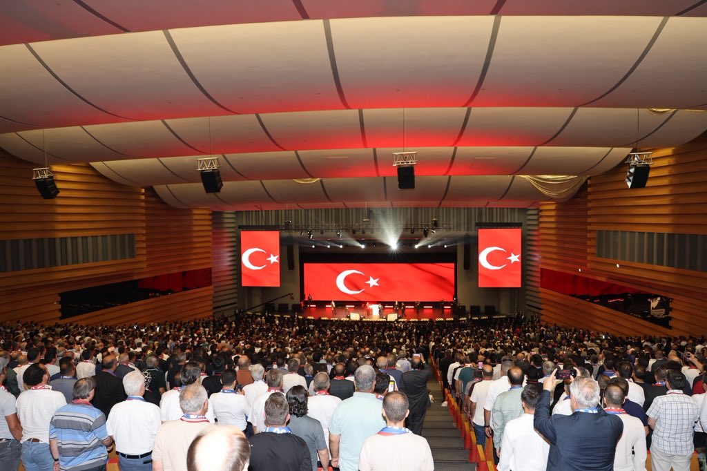 Mücadeleyle yoğrulan, alın teriyle büyüyen kutlu bir davanın neferleri olarak bugün; emeğe, inanca ve vefaya tanıklık etmek için bir aradayız.

#MemurSen30Yaşında